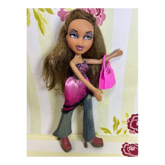 Vintage 2001 Bratz Yasmin Doll Long Brown Hair Hazel Eyes - Picture 3 of 12